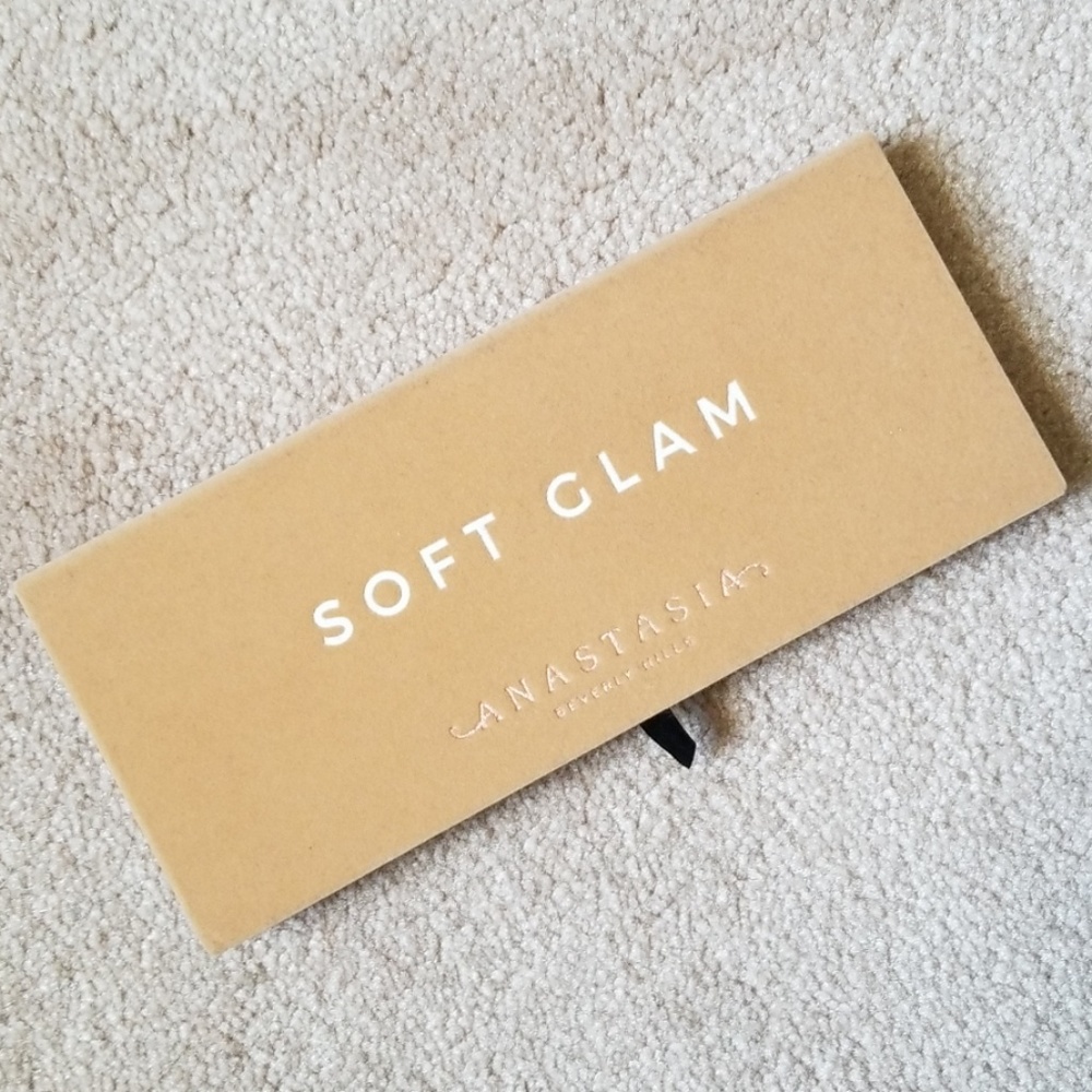 Anastasia Beverly Hills Soft Glam Palette